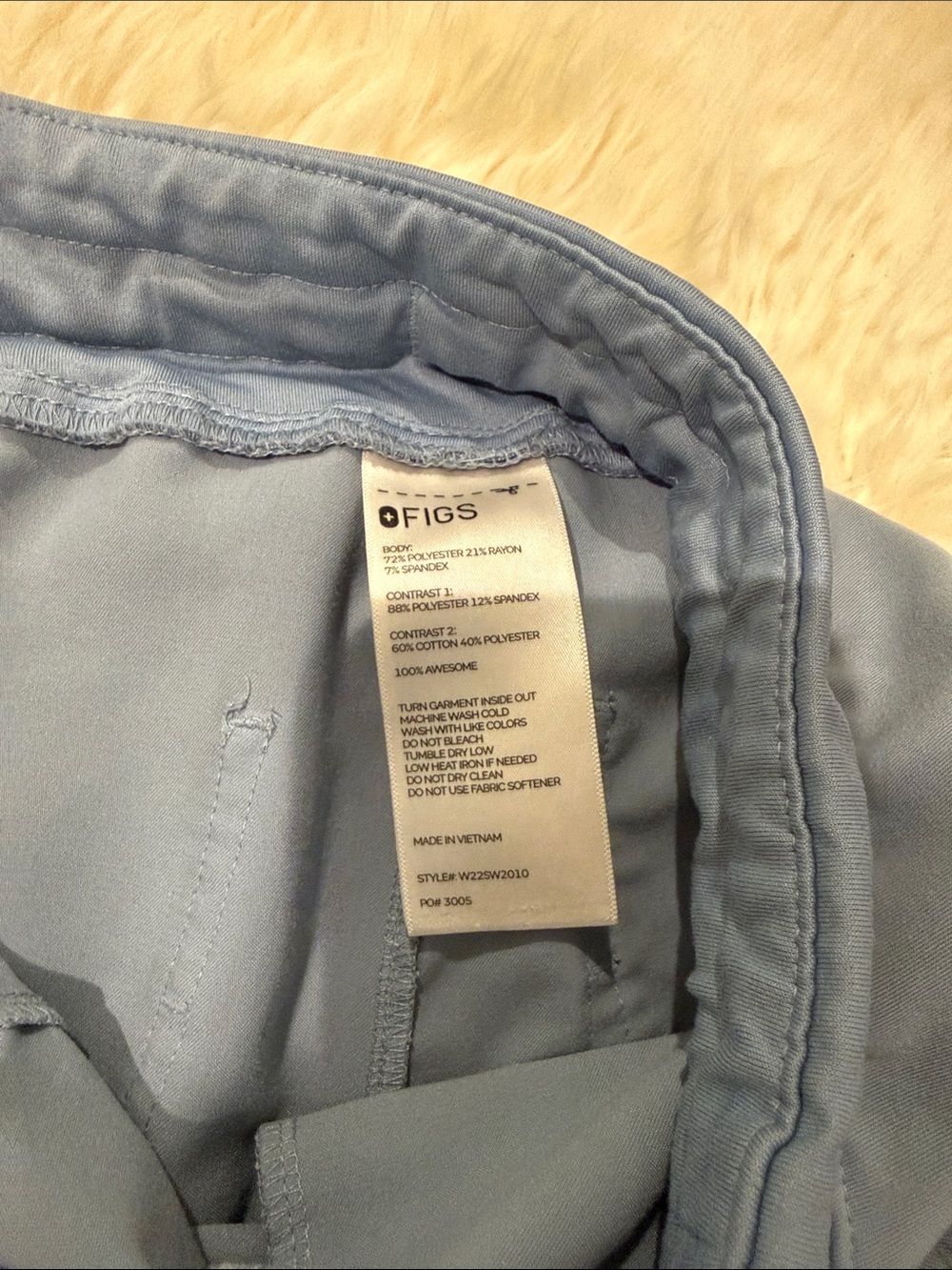 FIGS Dusty Blue Scrub Jogger set - Catarina top and jogger bottom - Picture 5 of 8